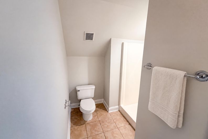 Photo 16 of 25 of 212 Westwind Dr, Newnan, GA