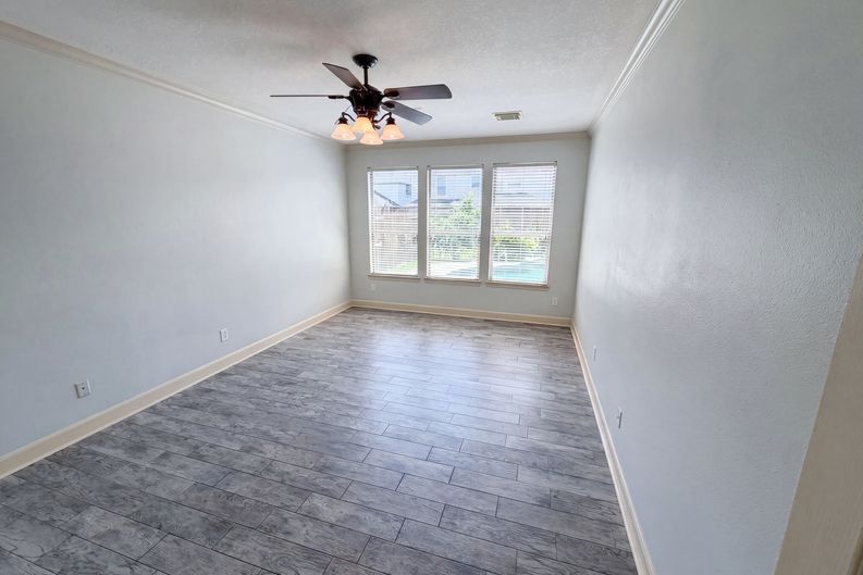 Photo 7 of 36 of 15822 Maple Shores Dr, Houston, TX