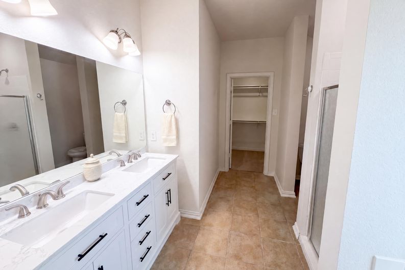 Photo 19 of 25 of 1421 Sparrow Dr, Little Elm, TX
