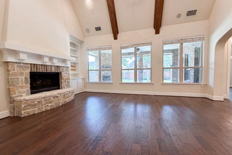 Photo 3 of 30 of 27911 Warren Park Dr, Katy, TX