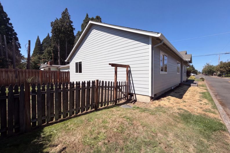 Photo 18 of 22 of 1586 NE Grandhaven St, McMinnville, OR