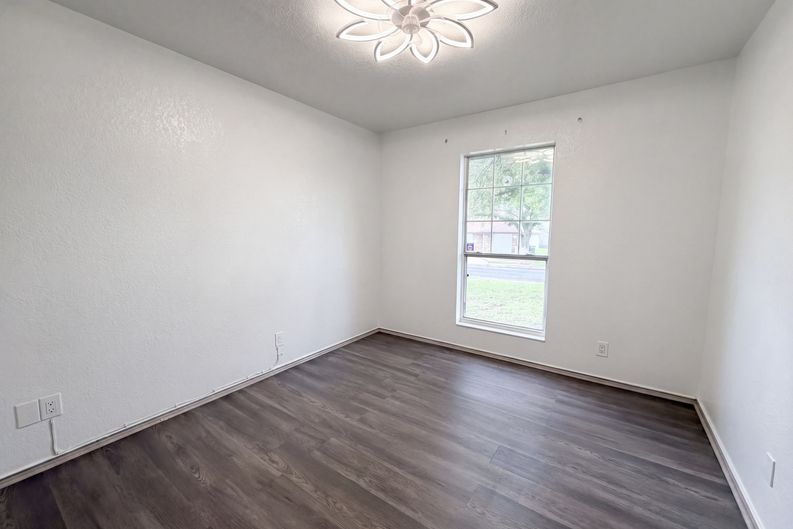 Photo 14 of 17 of 2708 Timberline Dr, Killeen, TX