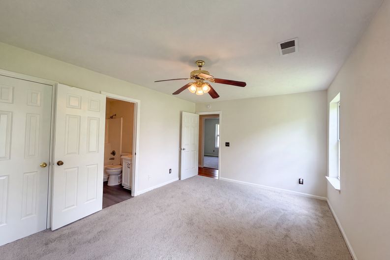 Photo 9 of 20 of 499 Holland Ridge Dr, La Vergne, TN
