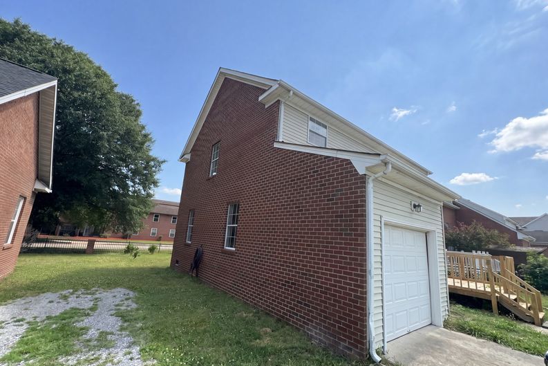 Photo 23 of 25 of 625 E Princess Anne Rd, Norfolk, VA