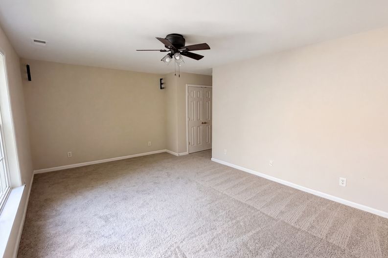 Photo 12 of 21 of 7744 Epping Forest Dr, Huntersville, NC