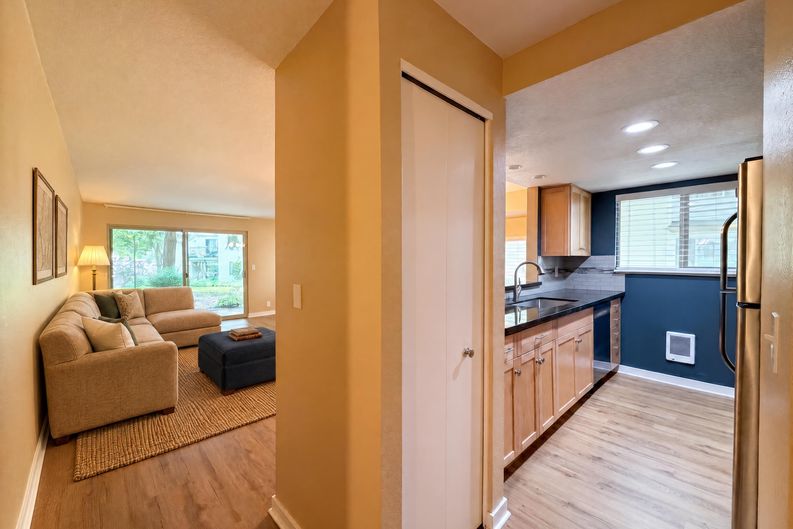 Photo 15 of 20 of 10132 SW Trapper Ter, Beaverton, OR