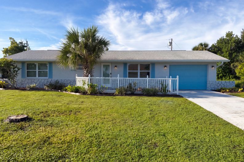 Photo 25 of 30 of 145 Dartmouth Dr NW, Port Charlotte, FL