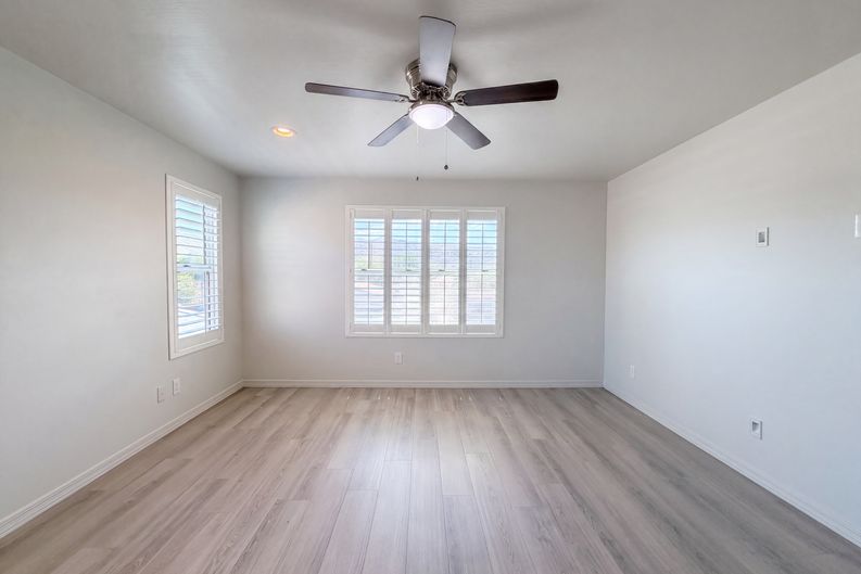 Photo 16 of 30 of 841 E Gary Ln, Phoenix, AZ