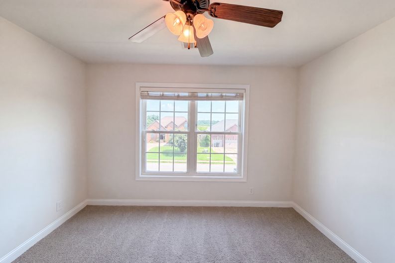 Photo 17 of 27 of 1733 Apache Way, Clarksville, TN