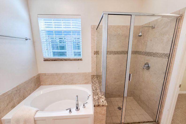Photo 24 of 39 of 8231 Laureate Blvd, Orlando, FL