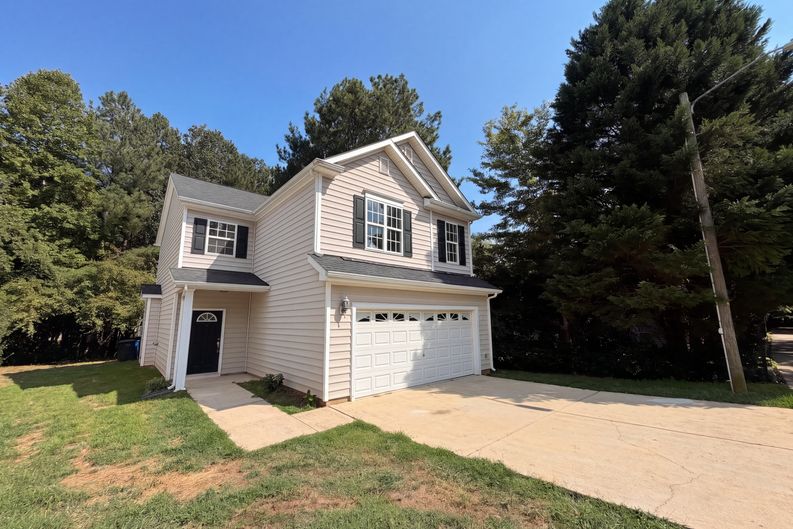 Photo 16 of 18 of 8408 Aztec Dawn Ct, Raleigh, NC