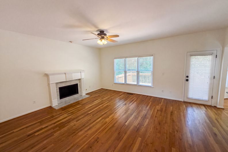 Photo 3 of 58 of 3612 Brookefall Ct, Suwanee, GA