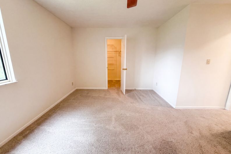 Photo 14 of 31 of 3920 Cedric Ln, Dublin, OH