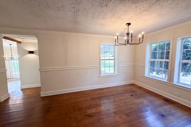 Photo 8 of 16 of 1077 Allendale Cir, Rock Hill, SC