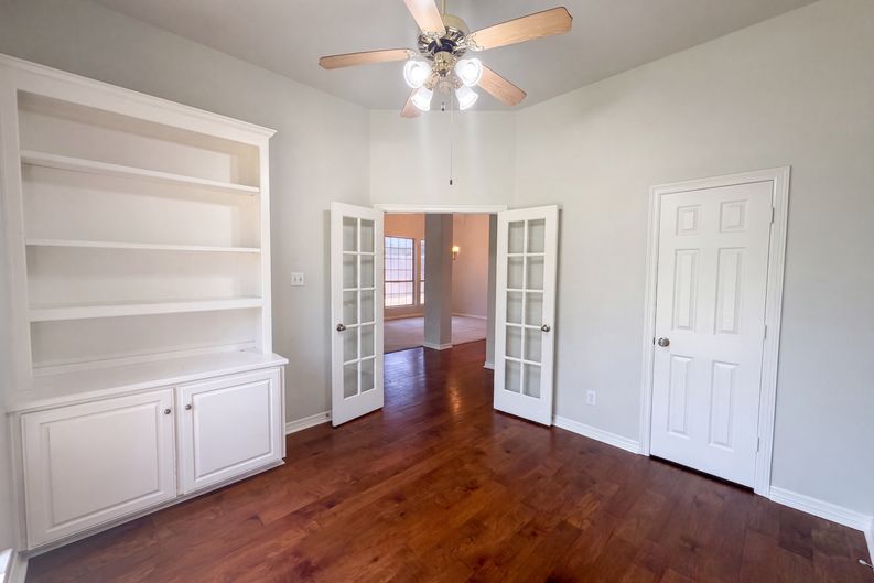 Photo 20 of 30 of 6 Cimarron Ct, Roanoke, TX