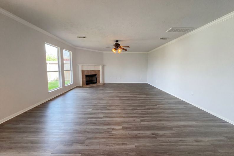 Photo 3 of 22 of 12111 Virline Ln, Houston, TX