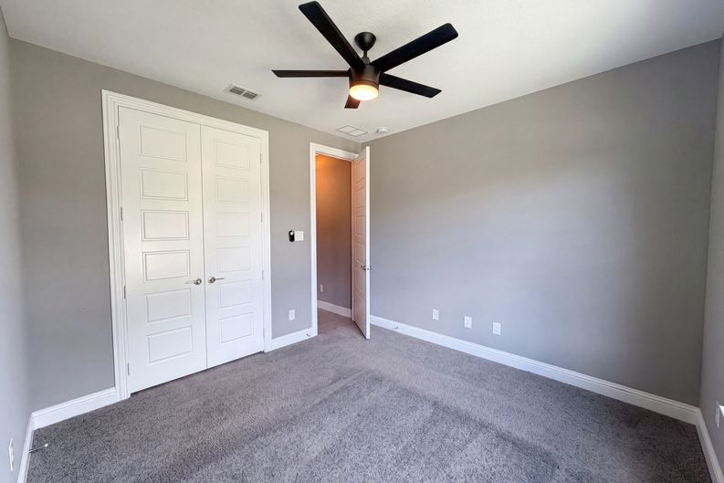 Photo 16 of 42 of 7221 Durand Dr, Irving, TX