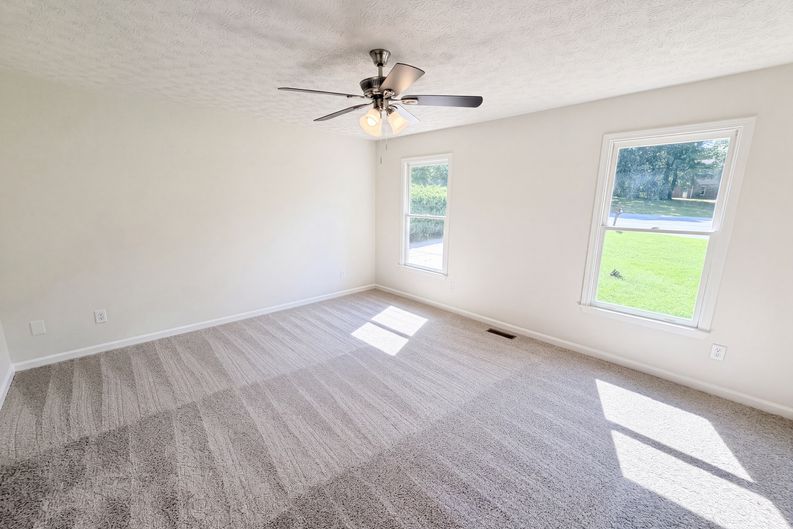 Photo 4 of 20 of 806 Ruswood Rd, Winder, GA