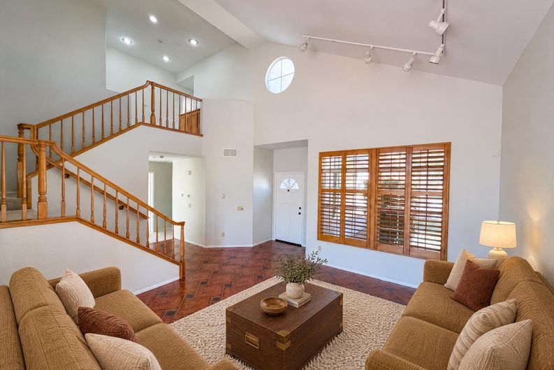 Photo 8 of 25 of 8932 Mesa Oak Dr, Riverside, CA