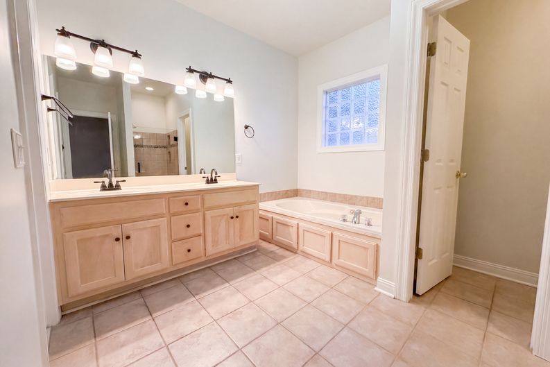 Photo 15 of 18 of 101 Wyncrest Commons Ct, Hendersonville, TN