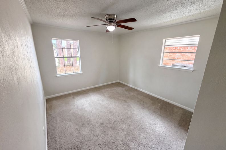 Photo 8 of 21 of 912 S 23rd St, Nederland, TX
