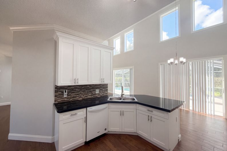 Photo 7 of 57 of 2541 Jasmine Trace Dr, Kissimmee, FL