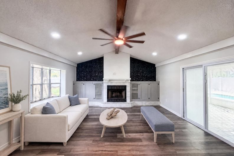 Photo 8 of 18 of 1823 Lori Ln W, Lakeland, FL