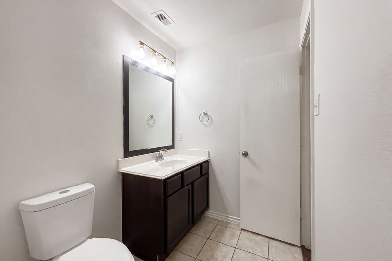 Photo 14 of 18 of 1603 Katydid Ct, Conroe, TX