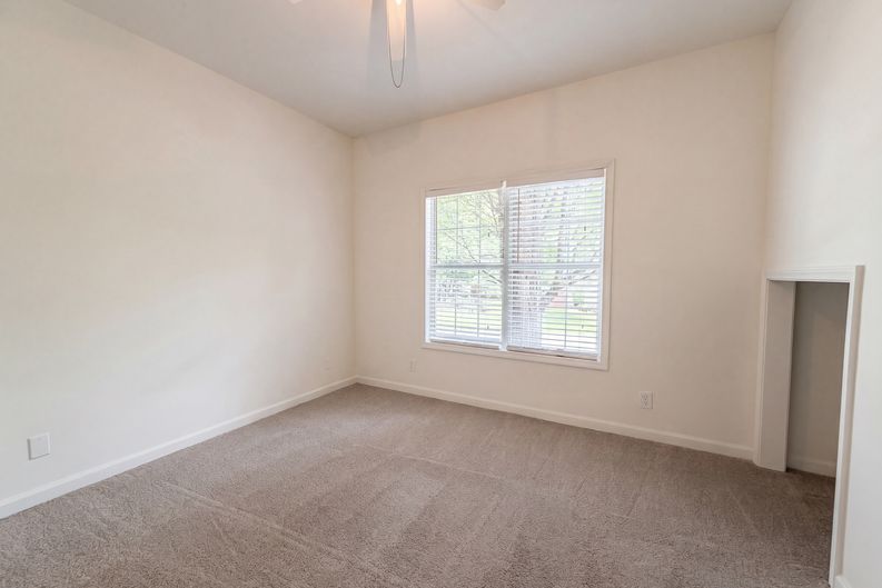 Photo 9 of 22 of 3912 McGuire Way NW, Kennesaw, GA