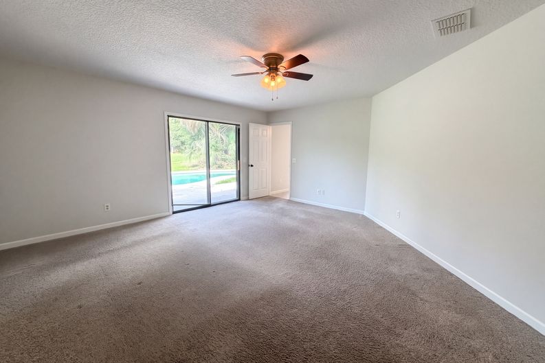 Photo 10 of 23 of 10441 Old Plank Rd, Jacksonville, FL