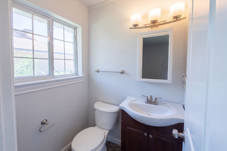 Photo 11 of 20 of 2415 Barnes Bridge Rd, Dallas, TX