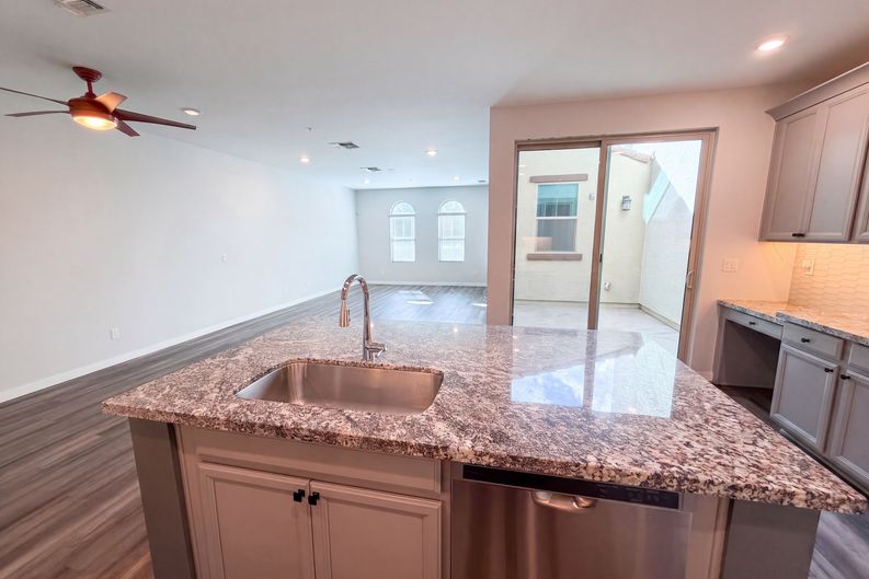 Photo 5 of 24 of 3855 S McQueen Rd, Chandler, AZ