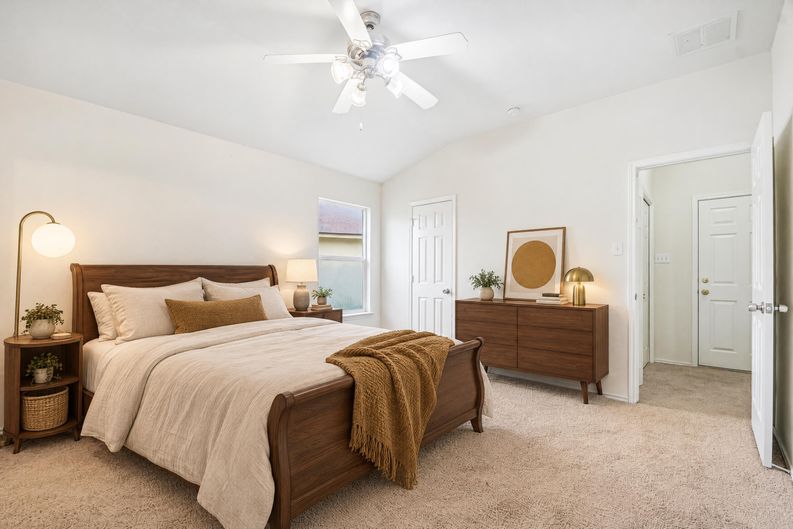 Photo 11 of 19 of 259 Coal Dr, Jarrell, TX