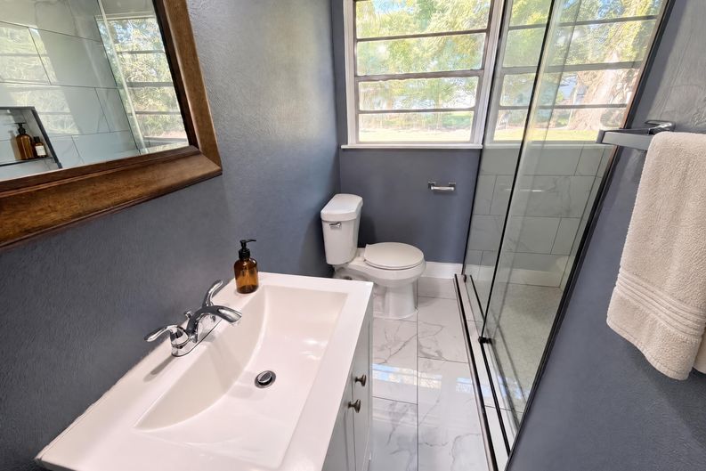 Photo 21 of 27 of 7405 Sterlingshire St, Houston, TX