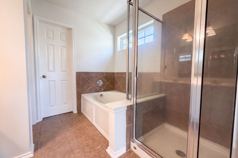 Photo 17 of 24 of 129 Carmel Dr, Cibolo, TX