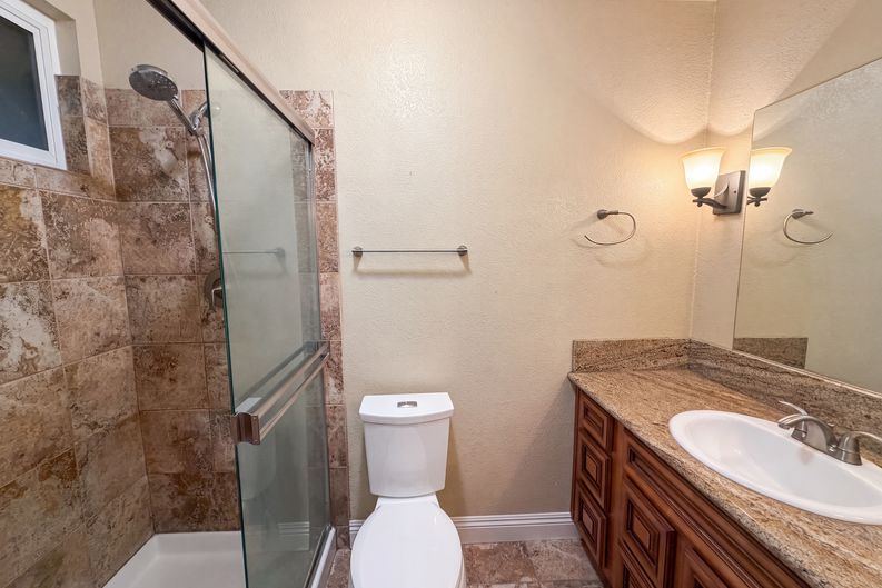 Photo 16 of 27 of 2605 Waterton Way, Sacramento, CA