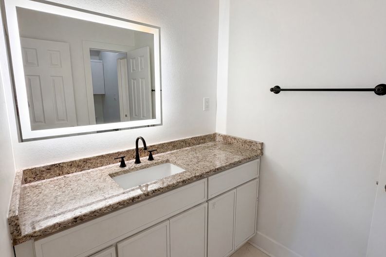 Photo 14 of 26 of 3600 Asaro Pl, Plano, TX