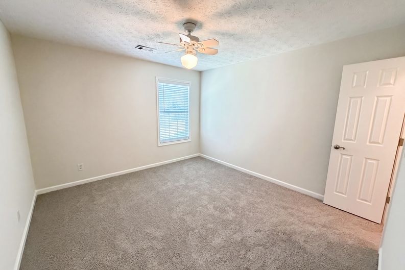 Photo 9 of 21 of 13331 Harpley Ct, Alpharetta, GA