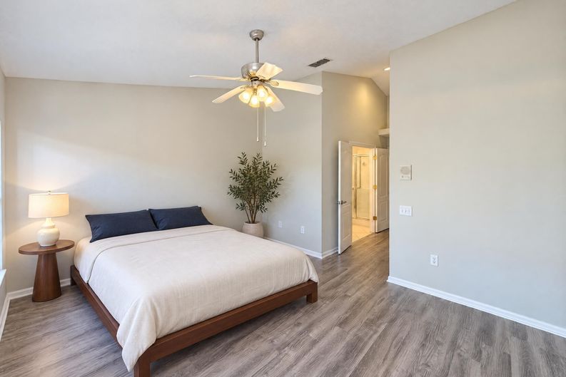 Photo 17 of 37 of 30447 Iverson Dr, Wesley Chapel, FL