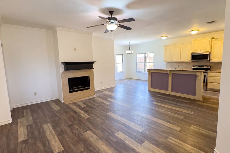 Photo 11 of 27 of 8809 10th St, Lubbock, TX