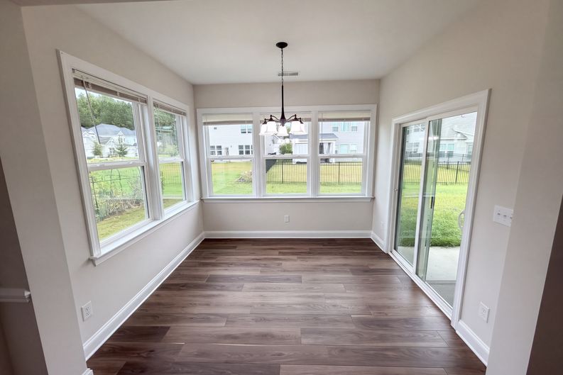 Photo 11 of 36 of 6109 Balham Ct, Charlotte, NC
