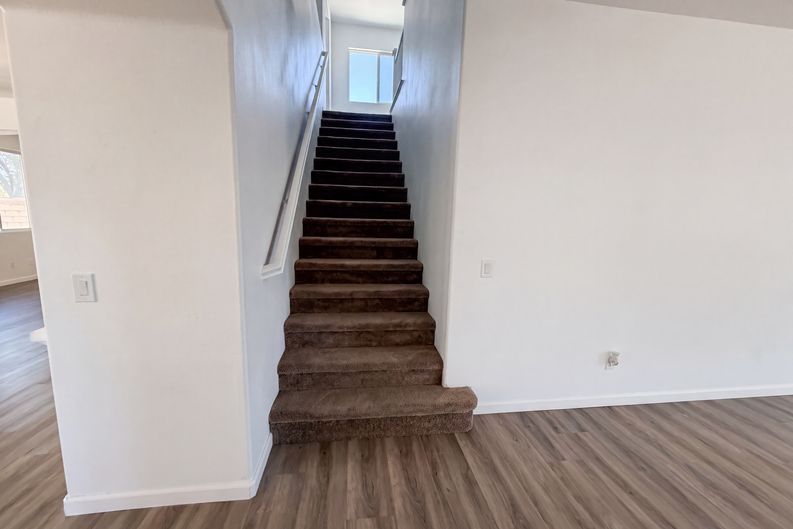 Photo 9 of 28 of 3147 W Lingard St, Lancaster, CA