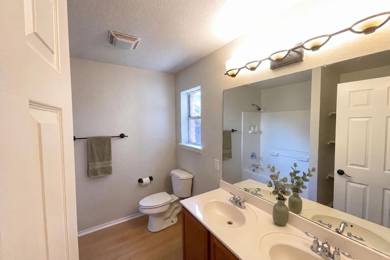 Photo 11 of 21 of 8222 Grissom Cir, San Antonio, TX