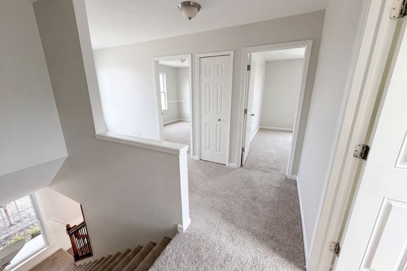 Photo 12 of 44 of 42824 Greystone Dr, Sterling Heights, MI