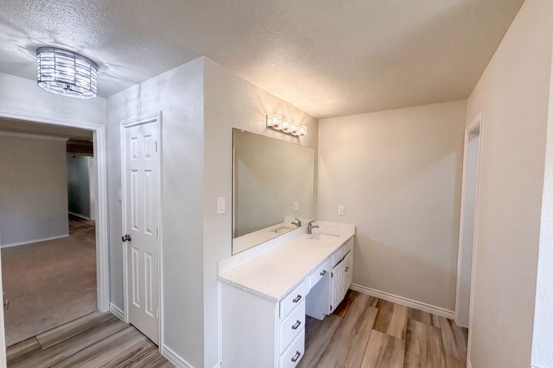 Photo 18 of 21 of 9 Muirfield Ct, Roanoke, TX
