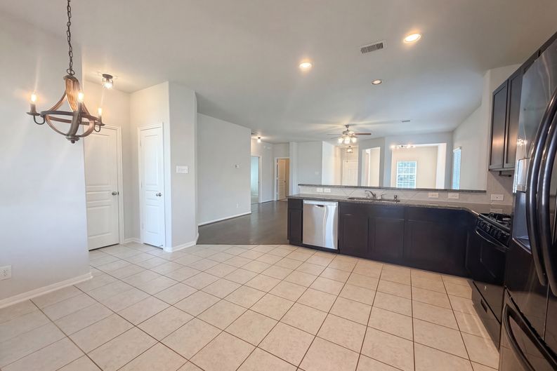 Photo 16 of 23 of 1038 Cash St, Alvin, TX