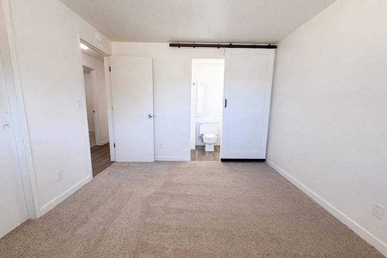 Photo 4 of 23 of 1573 NE Barberry Dr, Hillsboro, OR