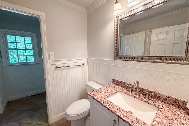 Photo 16 of 18 of 4305 Dawnwood Dr, Gastonia, NC