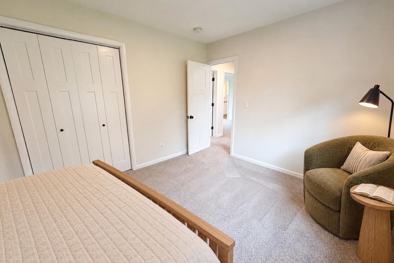 Photo 11 of 27 of 1695 Abell St, Maplewood, MN