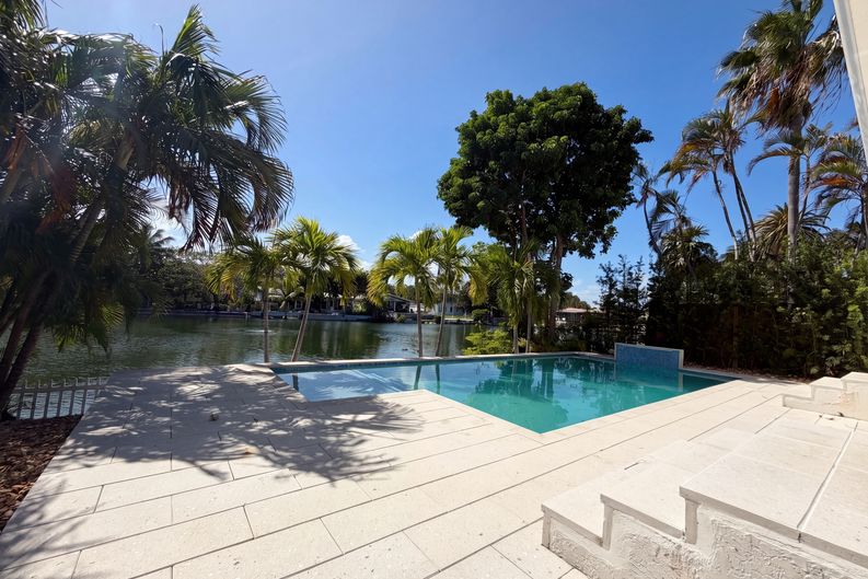 Photo 15 of 17 of 1717 NE 20th Ave, Fort Lauderdale, FL
